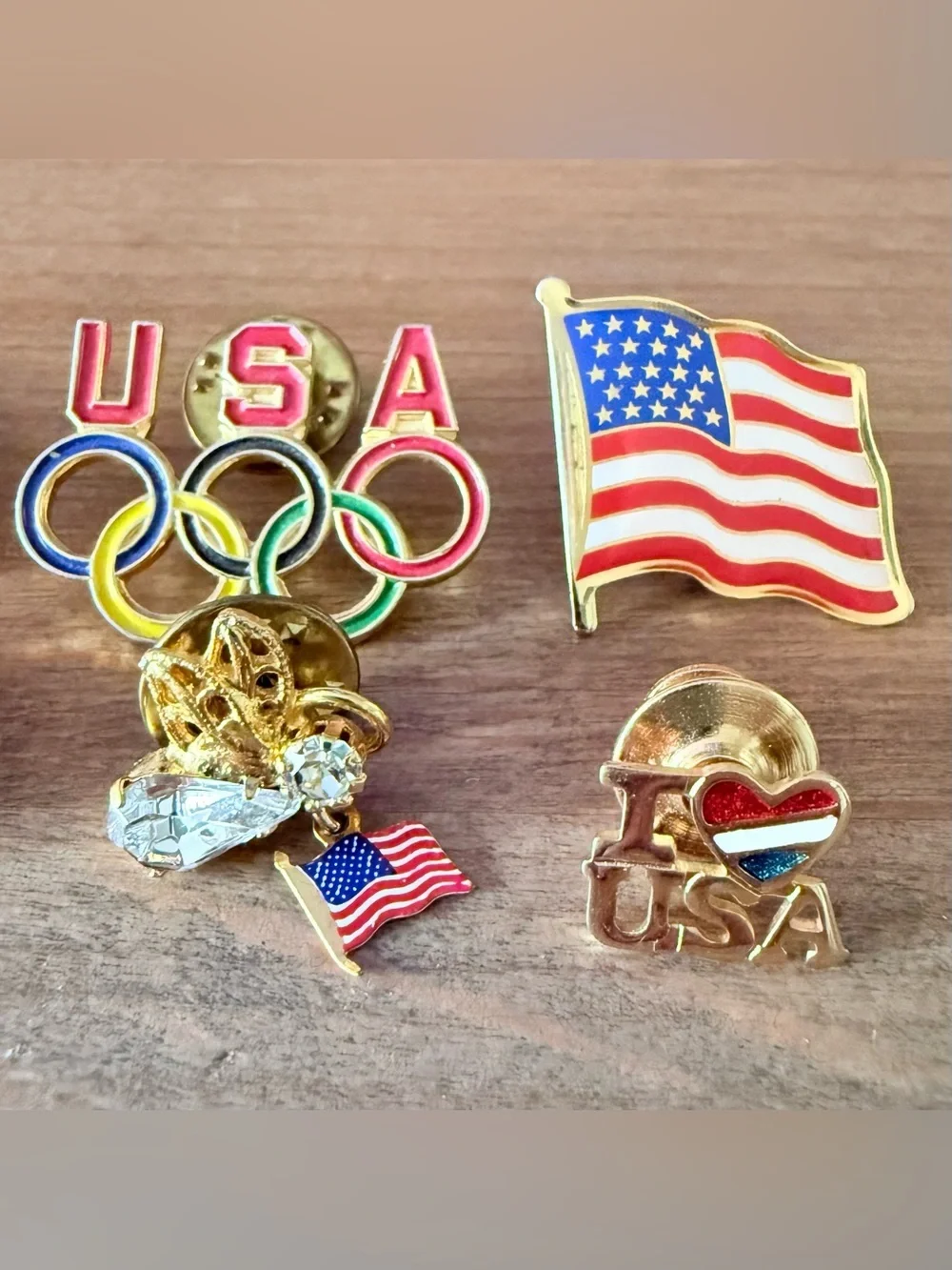 Vintage bundle of 8 🇺🇸 USA themed pins